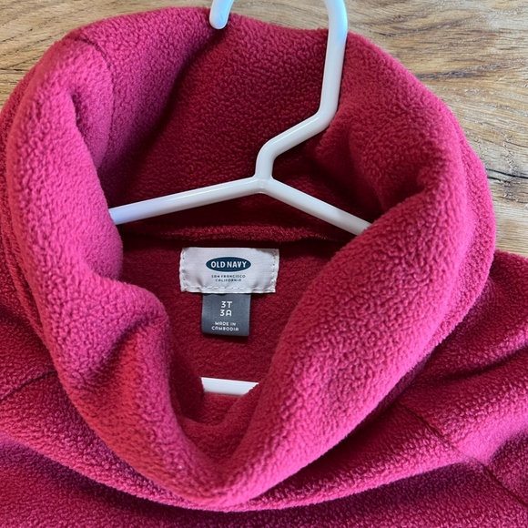 Old Navy. Size 3T Red tunic/sweater dress - Picture 2 of 3